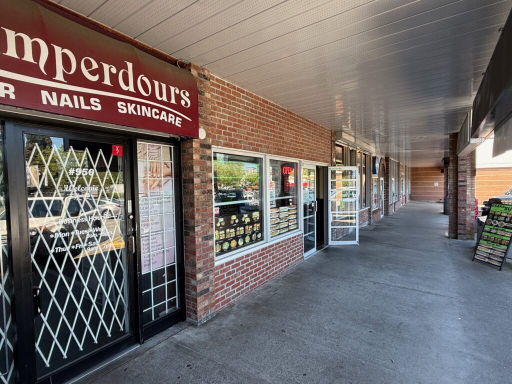 Waterfront Retail Space – Coal Harbour